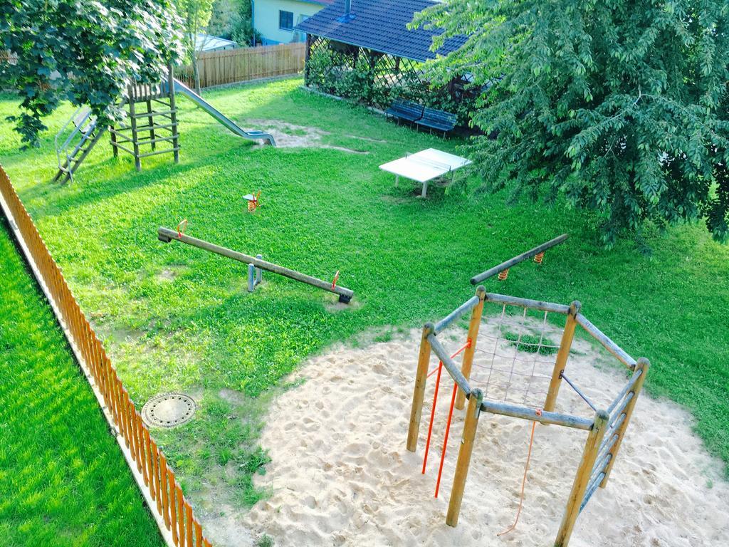 Arb Pension Gmbh Herchsheim Buitenkant foto